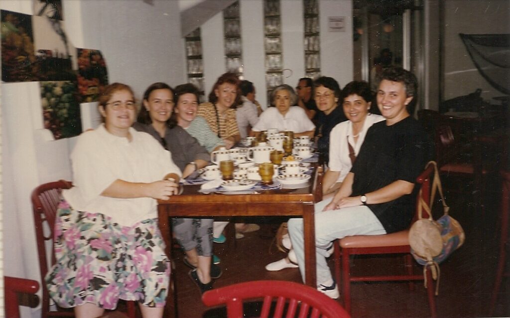 1998-salida-de-mujeres-1024x638 Galeria